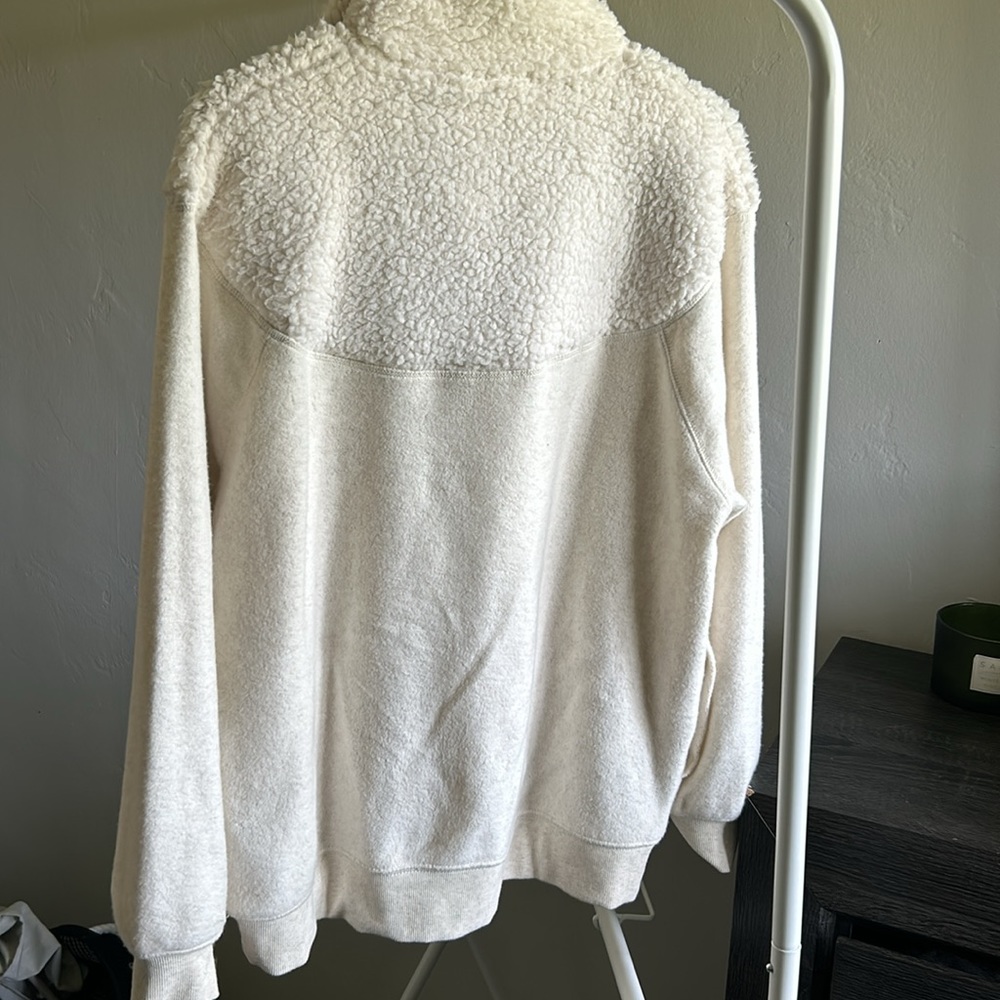Cozy Pullover - Picture 4 of 4